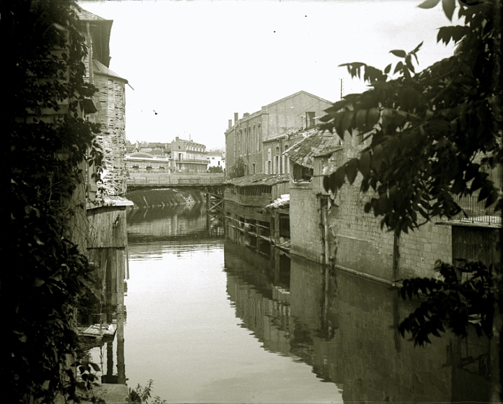 Box 08 Image 09.jpg